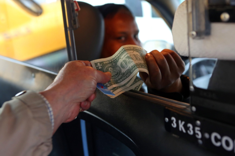 Do Taxi Drivers Prefer Cash Tips