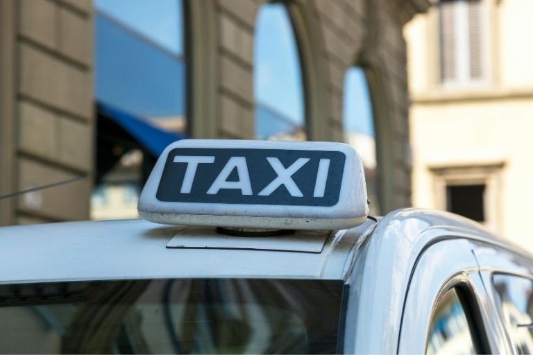 Do UK Taxis Allow Food or Drinks During a Ride?